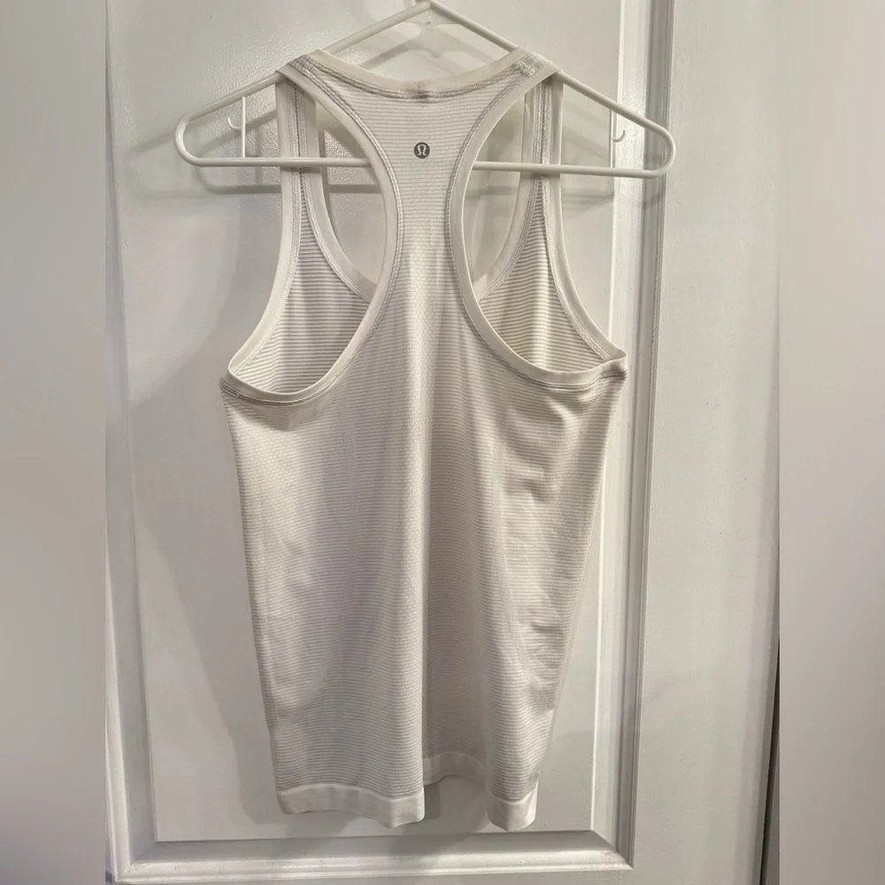 lululemon athletica excellent size